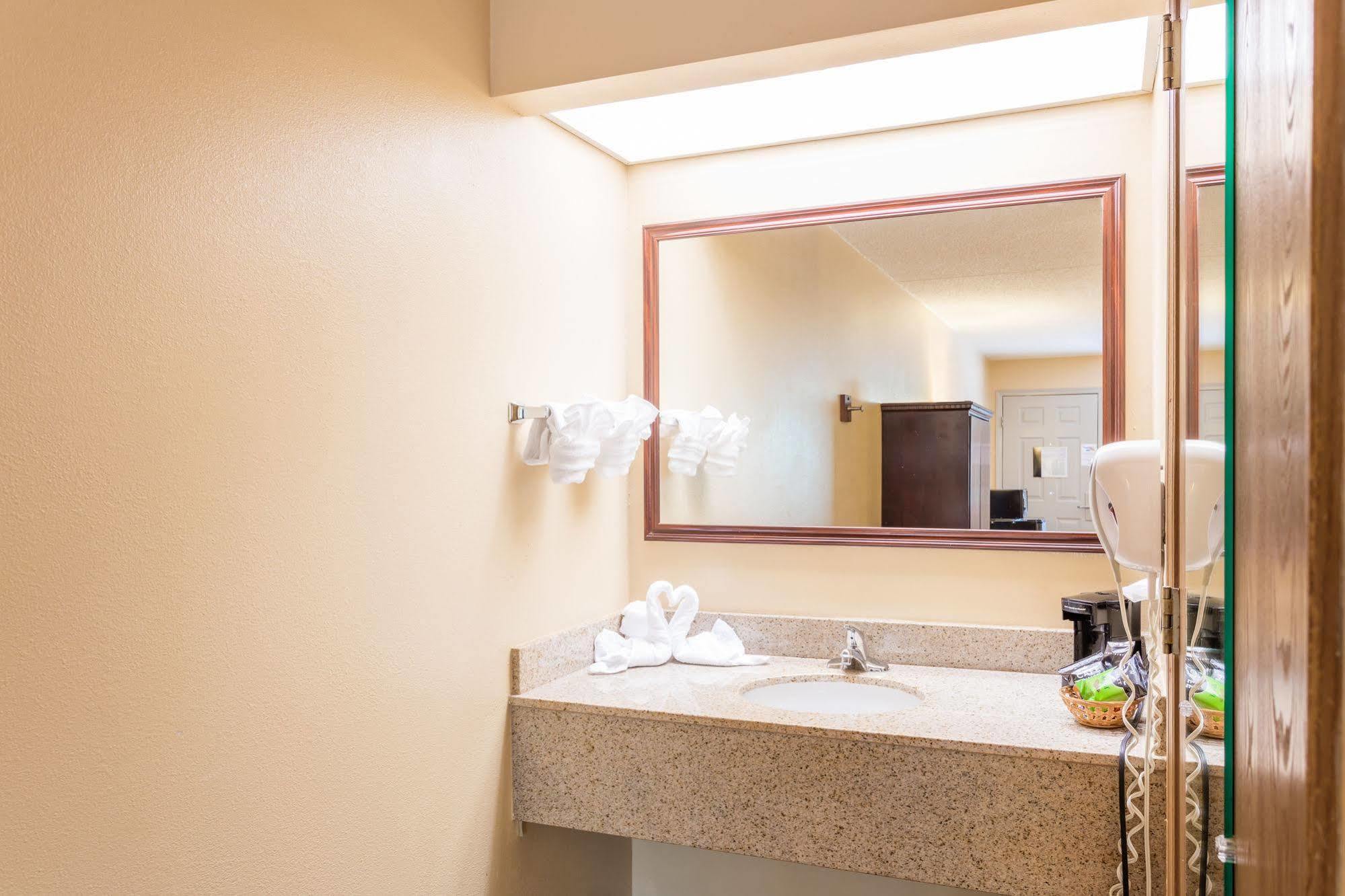 Angel Inn - Central Branson Ngoại thất bức ảnh